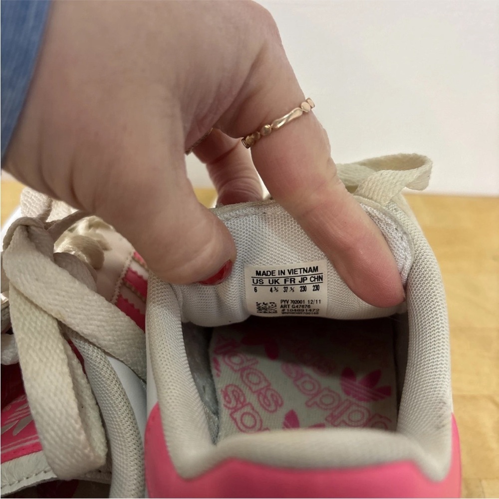 Adidas Women Samoa Shoes White and Pink SIZE 6 - Picture 8 of 10